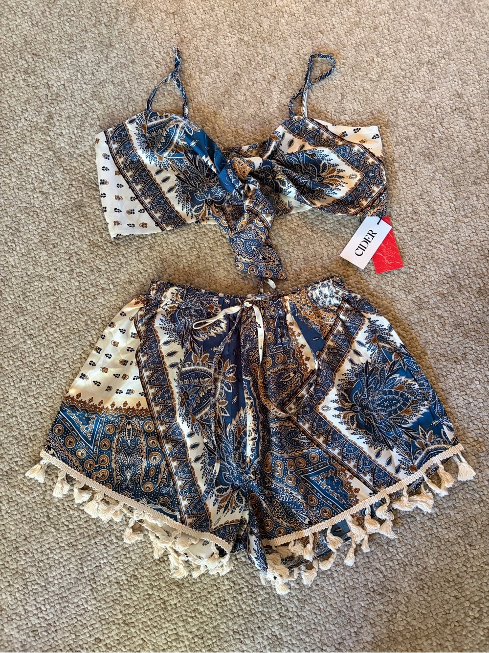 Cider two-piece vacation outfit